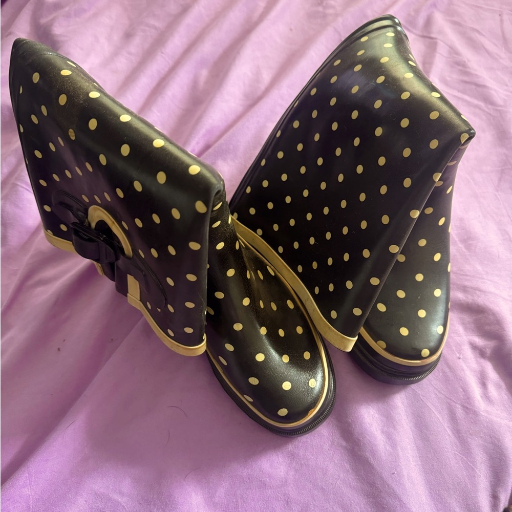 Water boots